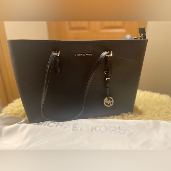 Michael Kors :Jet Set Travel Tote bag : Medium size(black) - Picture 1 of 6